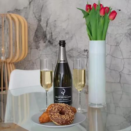 Elegant Stylish Modern Downtown Home Next 2 Danube Budapest Esterno foto