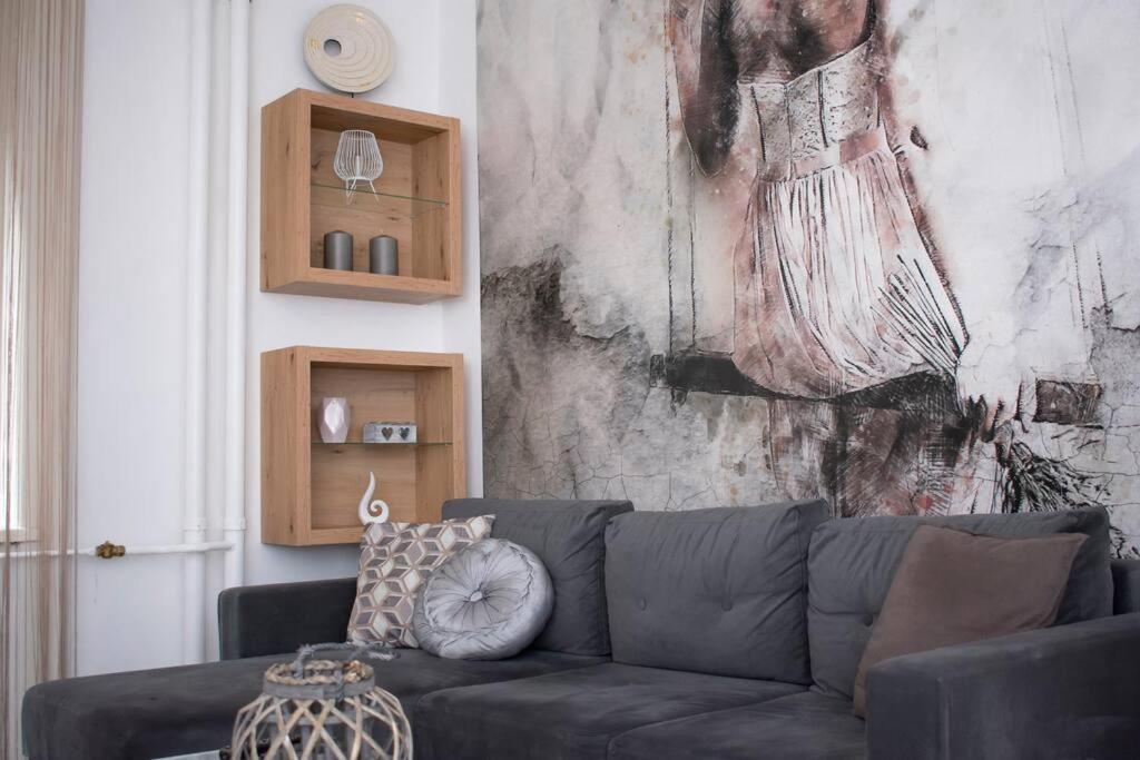 Elegant Stylish Modern Downtown Home Next 2 Danube Budapest Esterno foto