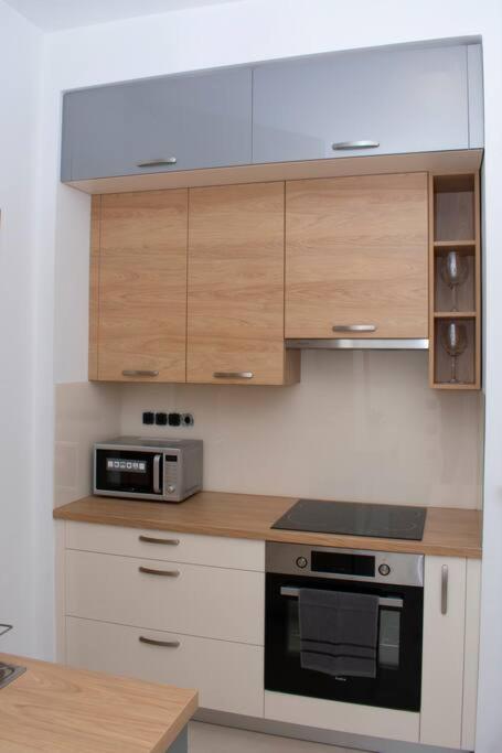 Elegant Stylish Modern Downtown Home Next 2 Danube Budapest Esterno foto