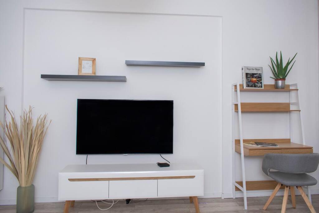 Elegant Stylish Modern Downtown Home Next 2 Danube Budapest Esterno foto